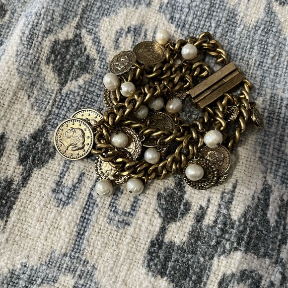 VINTAGE COIN AND PEARL BRACELET - Picture 9 of 9